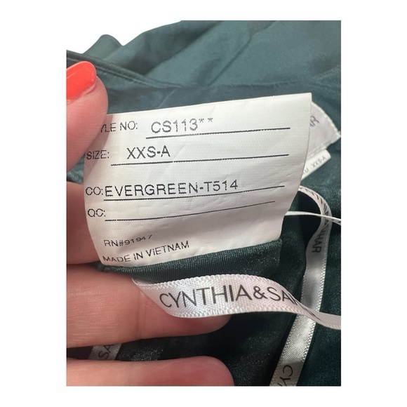 Cynthia & Sahar Square Neck Stretch Satin Mermaid Dress with Train in Evergreen - Picture 4 of 16